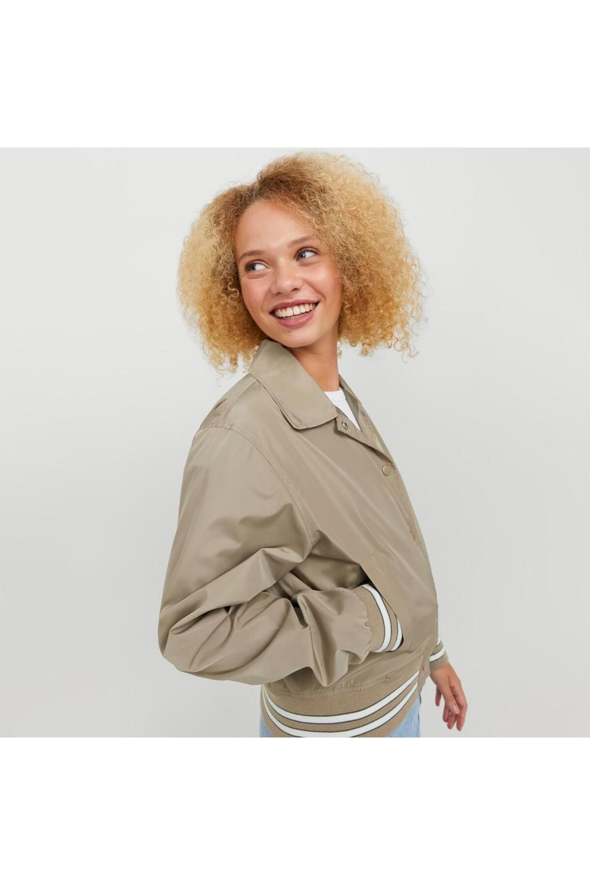 Varsity Kadın Bej Ceket (12248534-CORN) Varsity Kadın Bej Ceket (12248534-CORN)