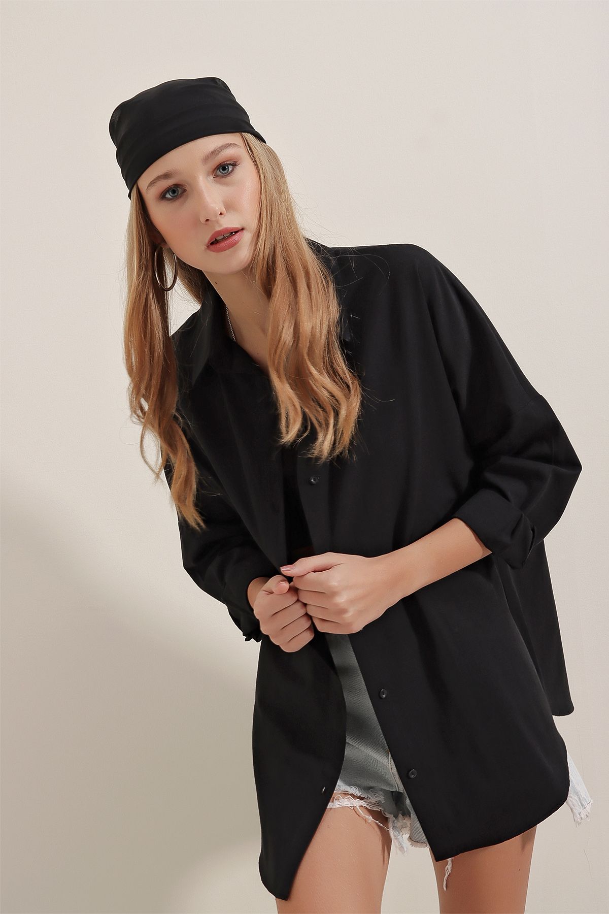 Kadın Siyah Oversize Uzun Basic Gömlek 3900 Kadın Siyah Oversize Uzun Basic Gömlek 3900