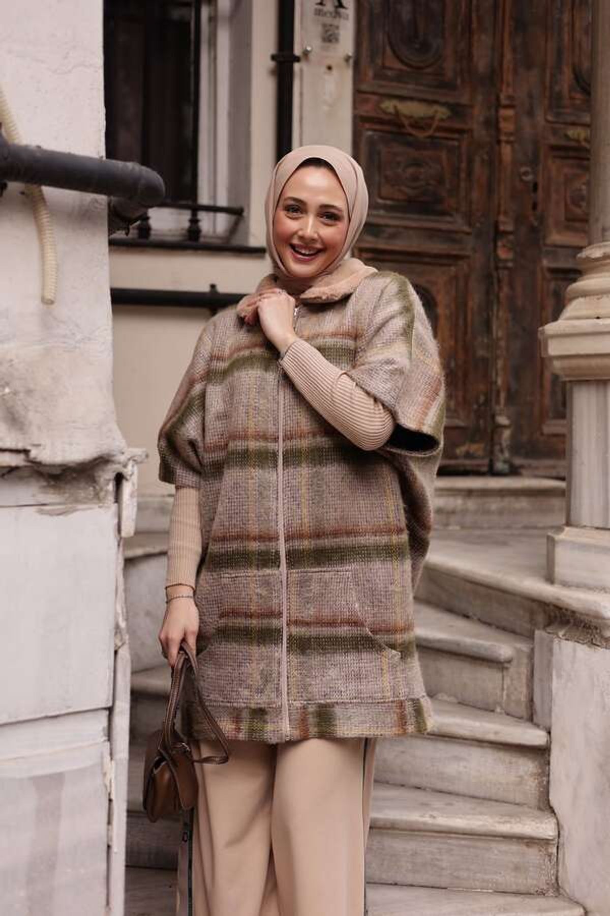 Kadın Yeni Panço 2 li Takım Ekoseli Haki Kahve-Bej Kadın Yeni Panço 2 li Takım Ekoseli Haki Kahve-Bej