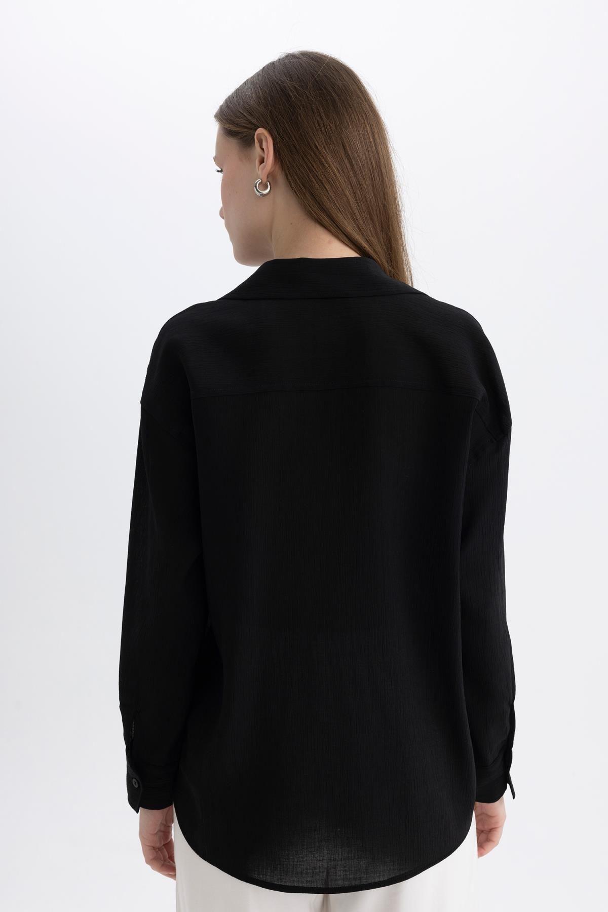 Oversize Fit Cep Detaylı Krinkıl Kumaş Uzun Kollu Gömlek C3165ax24sp Oversize Fit Cep Detaylı Krinkıl Kumaş Uzun Kollu Gömlek C3165ax24sp