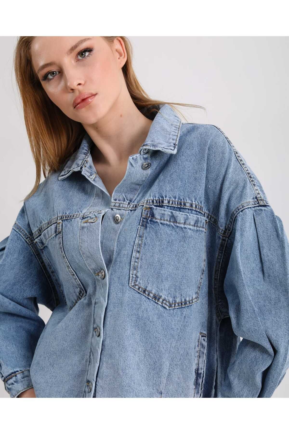 Oversize Geniş Cepli Beli Püsküllü Kot Ceket Oversize Geniş Cepli Beli Püsküllü Kot Ceket