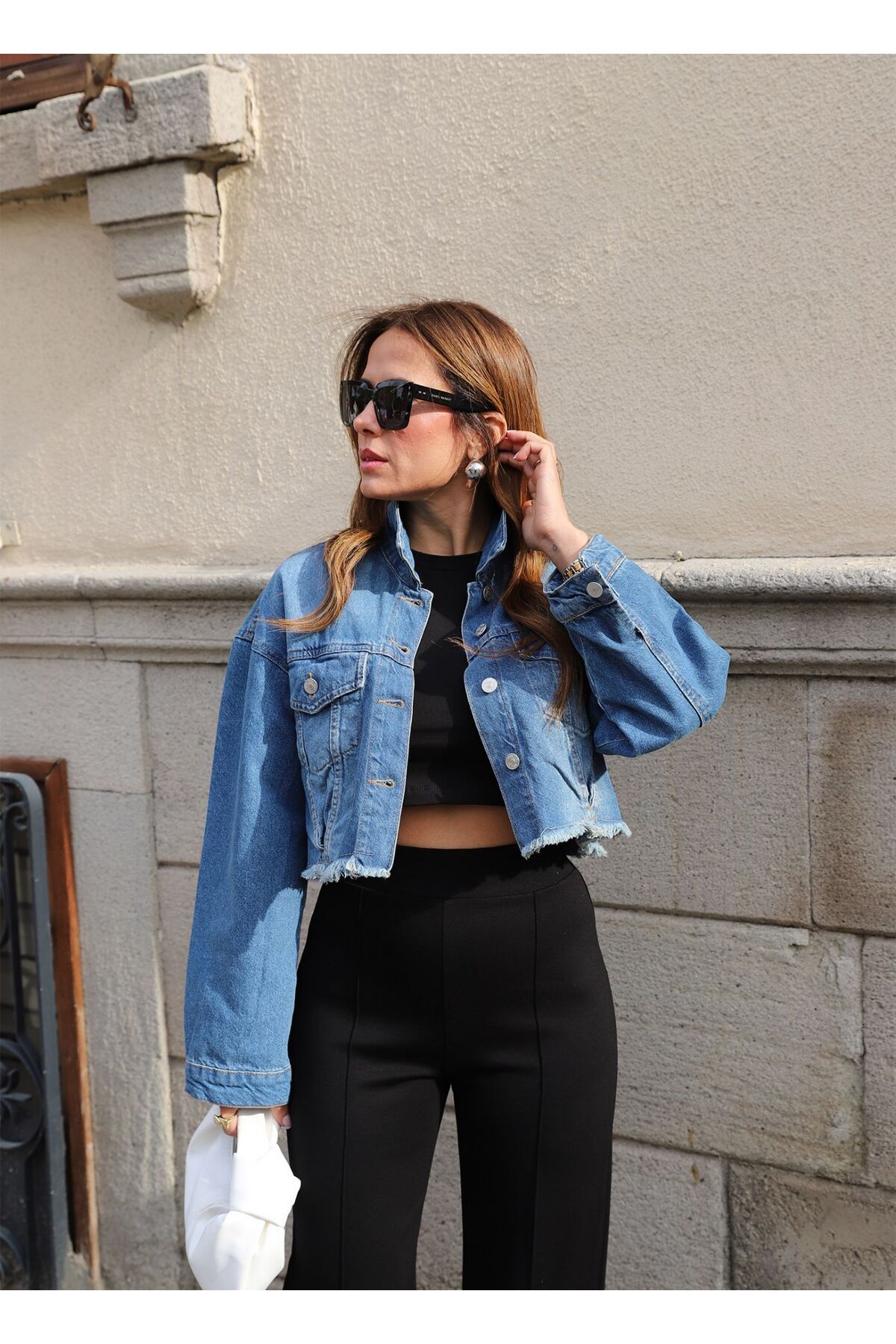 MAVİ UÇLARI PÜSKÜL DETAY CROP JEAN CEKET