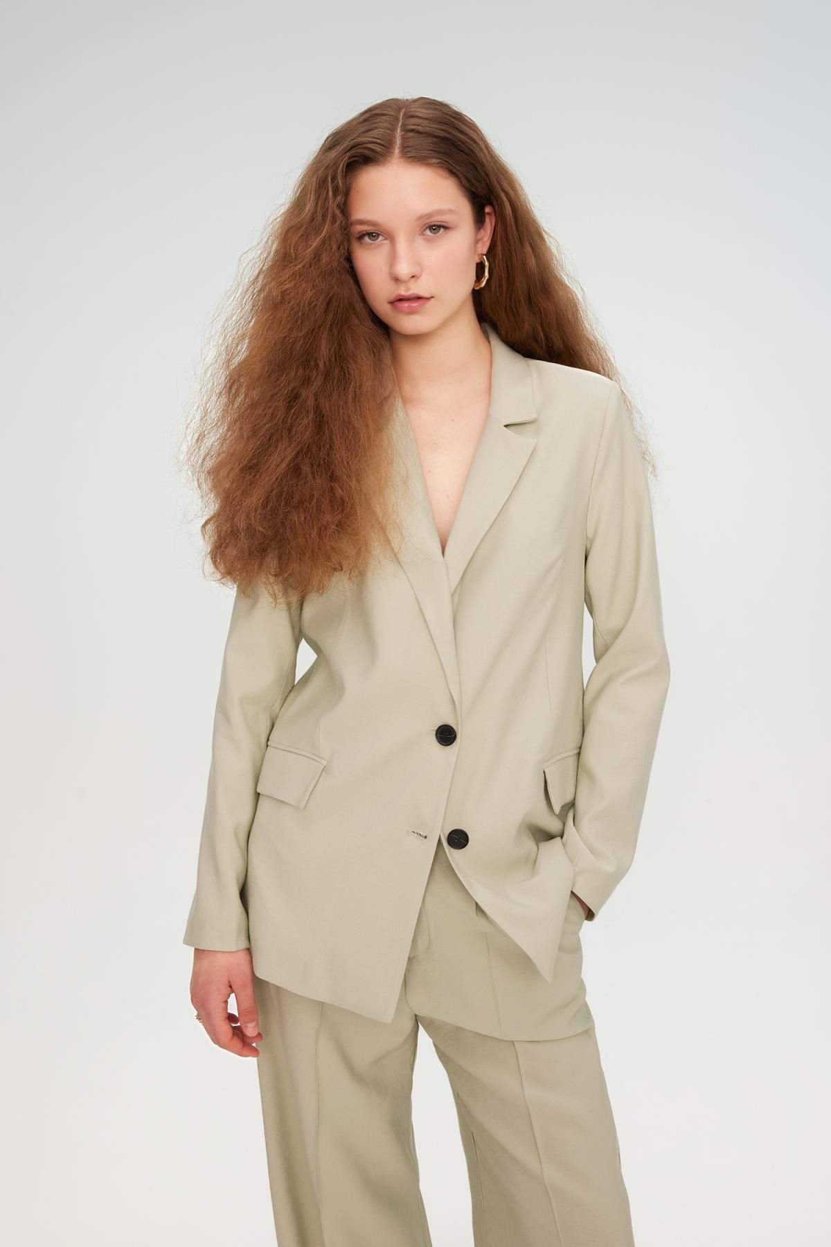 Loose Fit Kruvaze Yaka Düğmeli Blazer Ceket Z8276az24sm Loose Fit Kruvaze Yaka Düğmeli Blazer Ceket Z8276az24sm