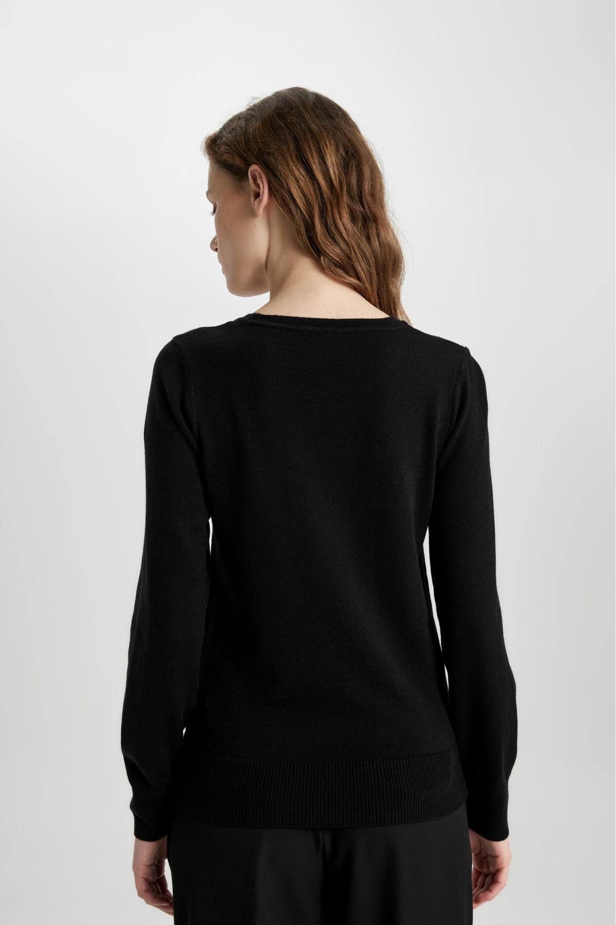 Regular Fit Yumuşak Dokulu Bisiklet Yaka Basic Düz Triko Kazak F7091az24wn Regular Fit Yumuşak Dokulu Bisiklet Yaka Basic Düz Triko Kazak F7091az24wn