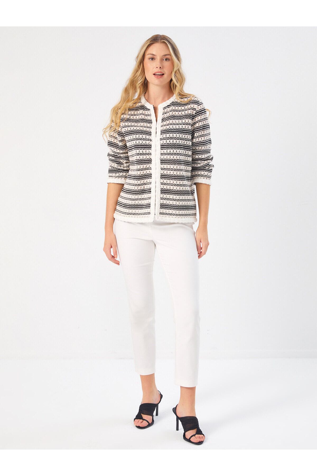 Şerit Detaylı Monochrome Örme Ceket 68235
