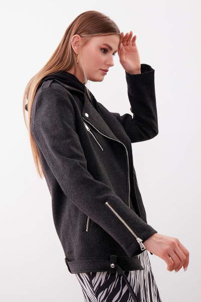 Omuzda Apolet Detaylı Kemerli Kaşe Ceket