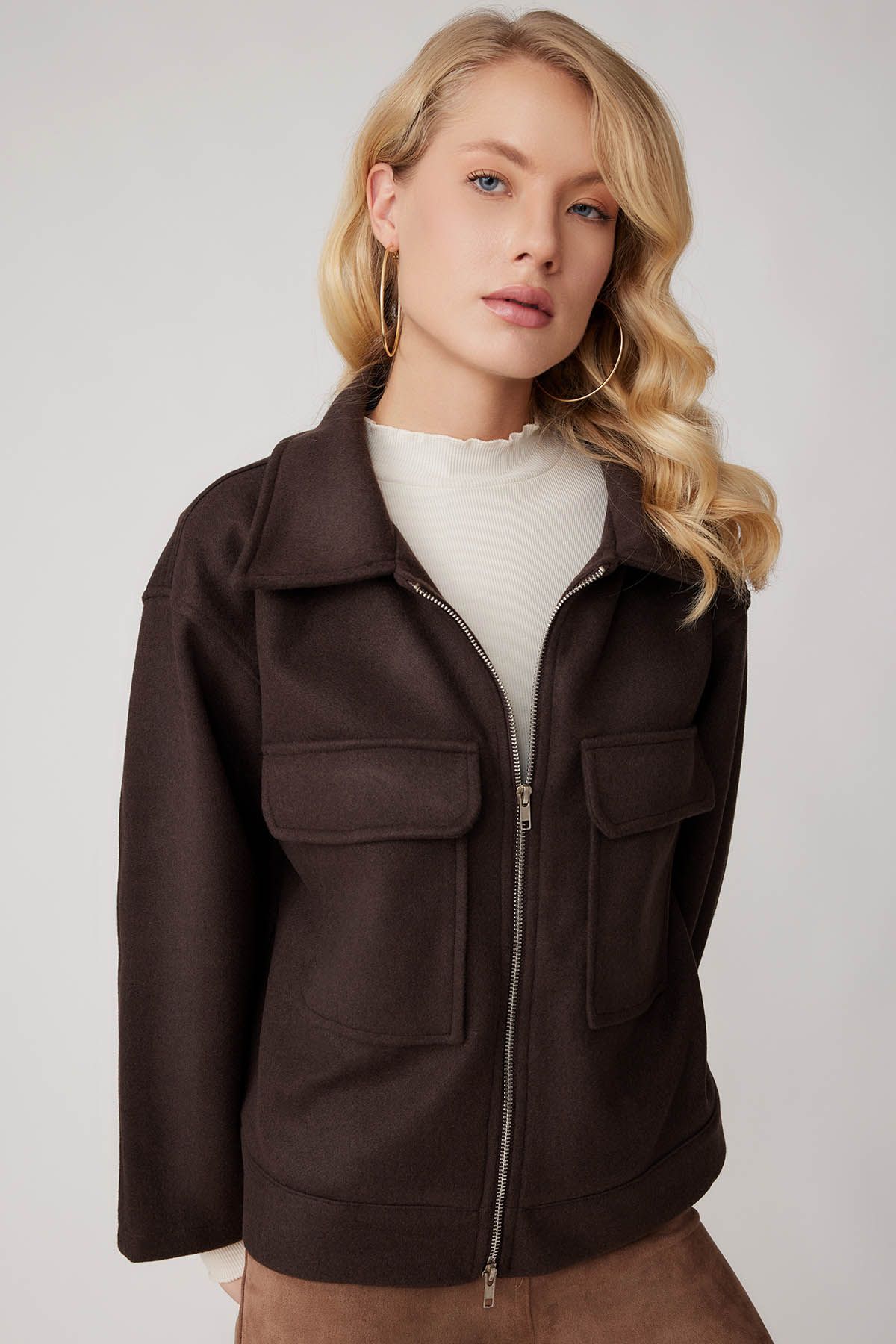 Kapak Cepli Fermuarlı Kaşe Ceket Kapak Cepli Fermuarlı Kaşe Ceket