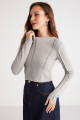 Magdalena Kadın Slim Fit Triko Görünümlü Nervür Detaylı Yuvarlak Yaka Uzun Kol Crop Grimelanj Bluz Magdalena Kadın Slim Fit Triko Görünümlü Nervür Detaylı Yuvarlak Yaka Uzun Kol Crop Grimelanj Bluz
