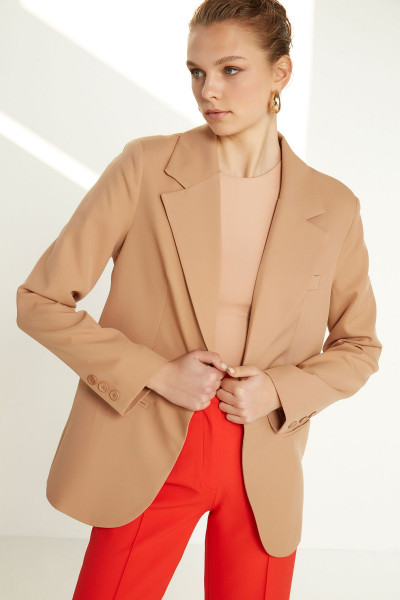 Önden Tek Düğme Kapamalı Blazer Ceket Önden Tek Düğme Kapamalı Blazer Ceket