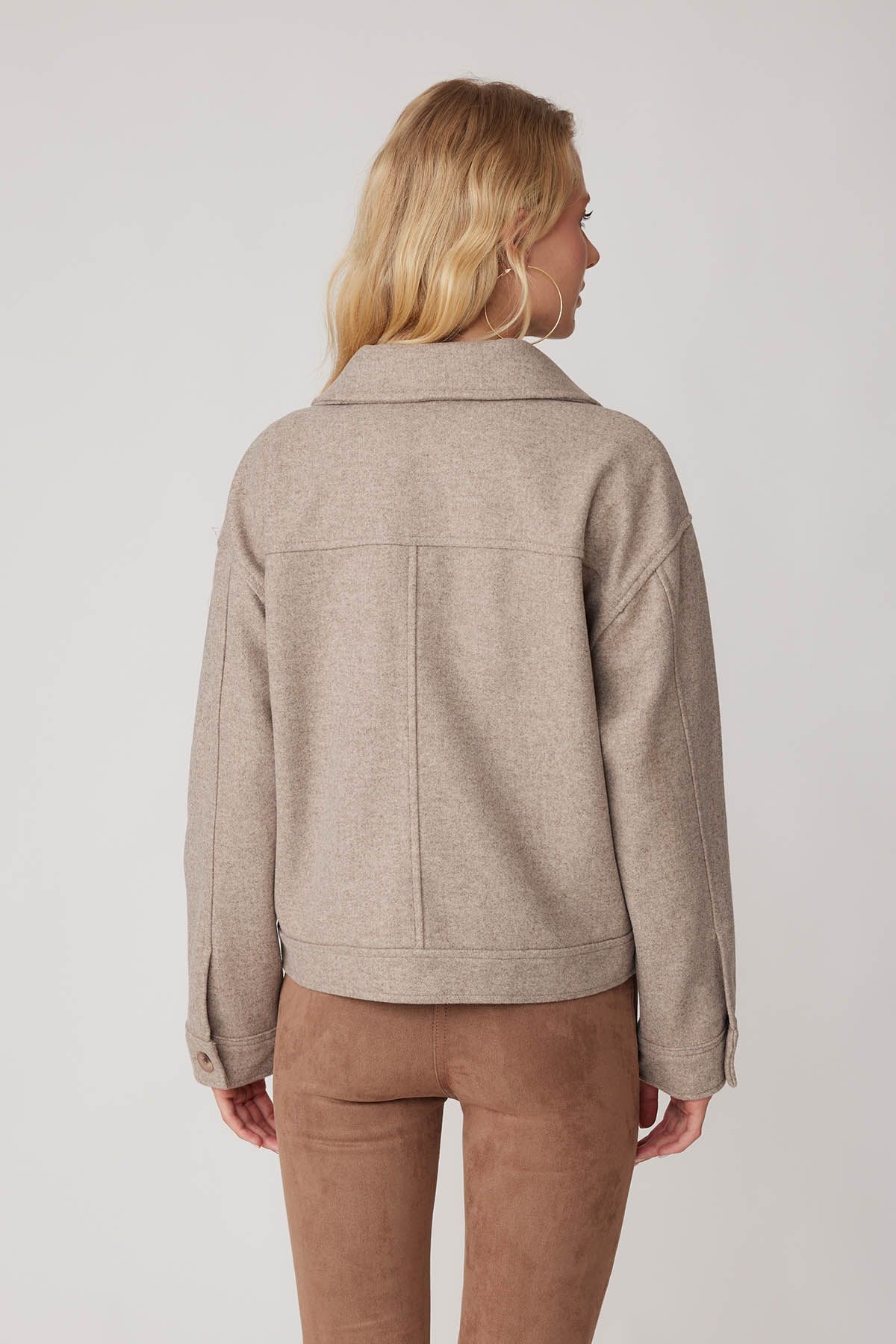 Kapak Cepli Düğmeli Kaşe Ceket Kapak Cepli Düğmeli Kaşe Ceket