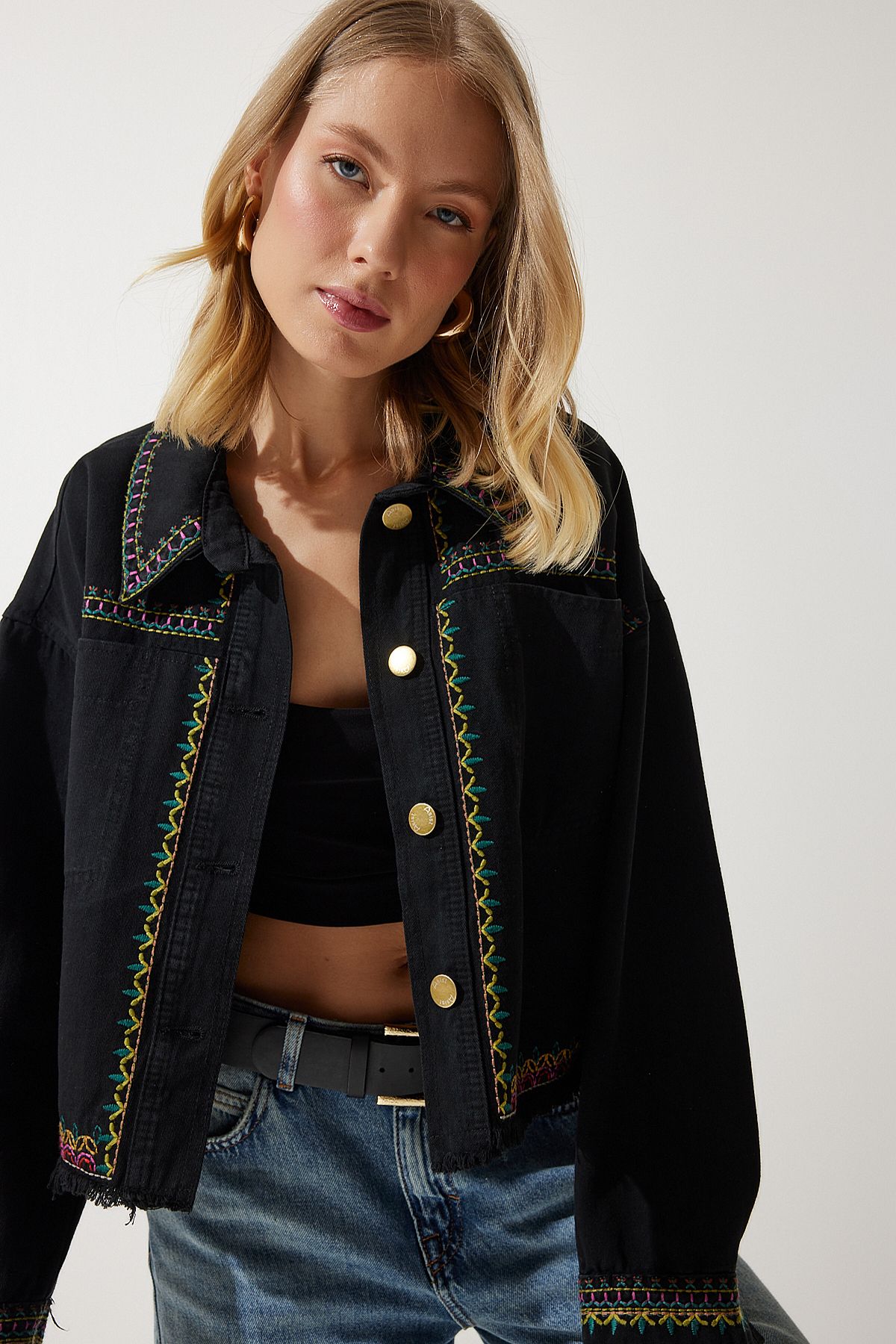 Kadın Siyah Nakışlı Püsküllü Oversize Denim Ceket SA00018 Kadın Siyah Nakışlı Püsküllü Oversize Denim Ceket SA00018