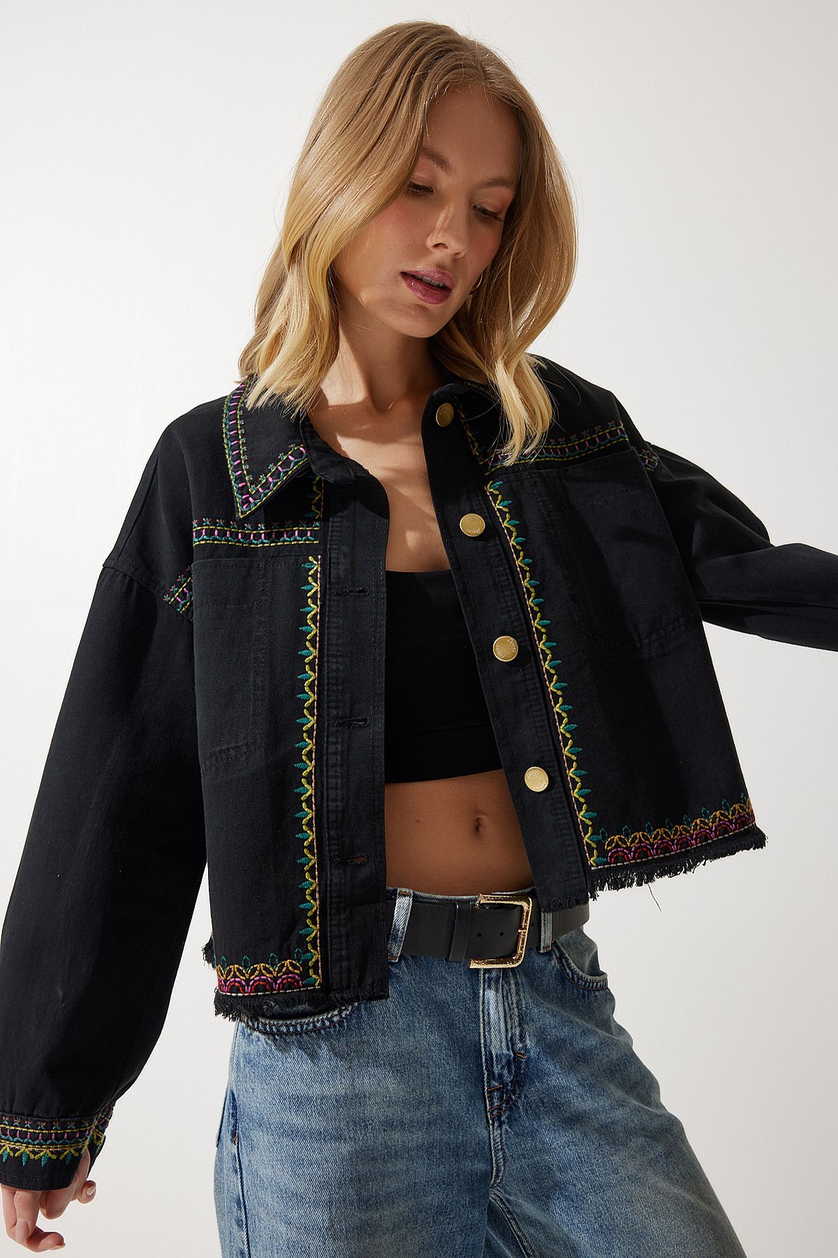 Kadın Siyah Nakışlı Püsküllü Oversize Denim Ceket SA00018 Kadın Siyah Nakışlı Püsküllü Oversize Denim Ceket SA00018