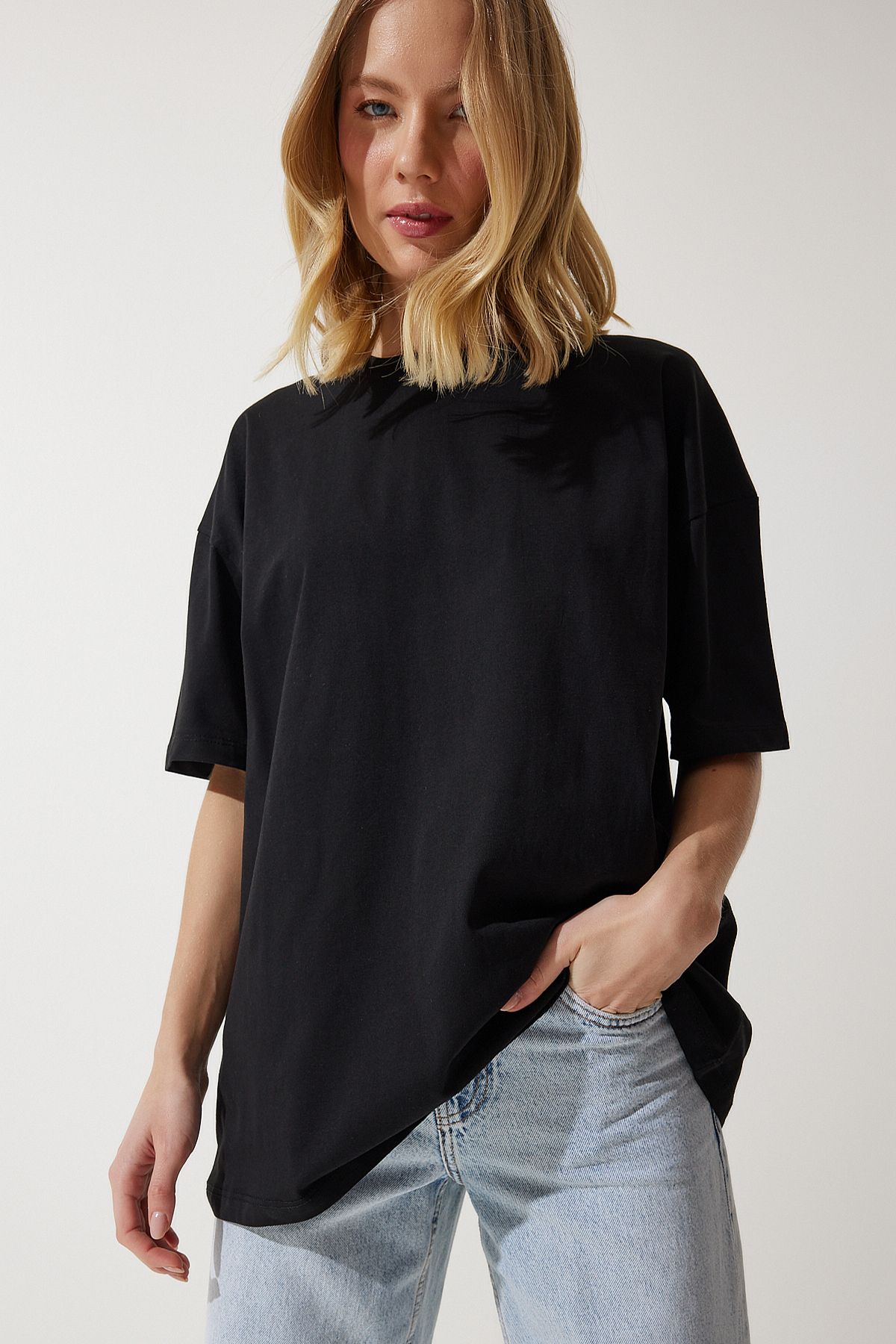 Kadın Siyah Bisiklet Yaka Basic Oversize Örme T-Shirt BF00091