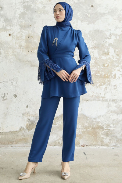 Püsküllü Kol Taşlı Krep Takım - Saks Mavisi