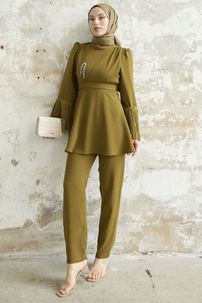 Püsküllü Kol Taşlı Krep Takım -  Yağ Yeşili