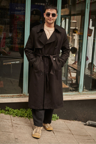 Oversized Vintage Stil Kruvaze Kapamalı Kuşaklı Siyah Trençkot Oversized Vintage Stil Kruvaze Kapamalı Kuşaklı Siyah Trençkot