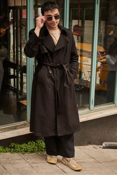 Oversized Vintage Stil Kruvaze Kapamalı Kuşaklı Siyah Trençkot Oversized Vintage Stil Kruvaze Kapamalı Kuşaklı Siyah Trençkot