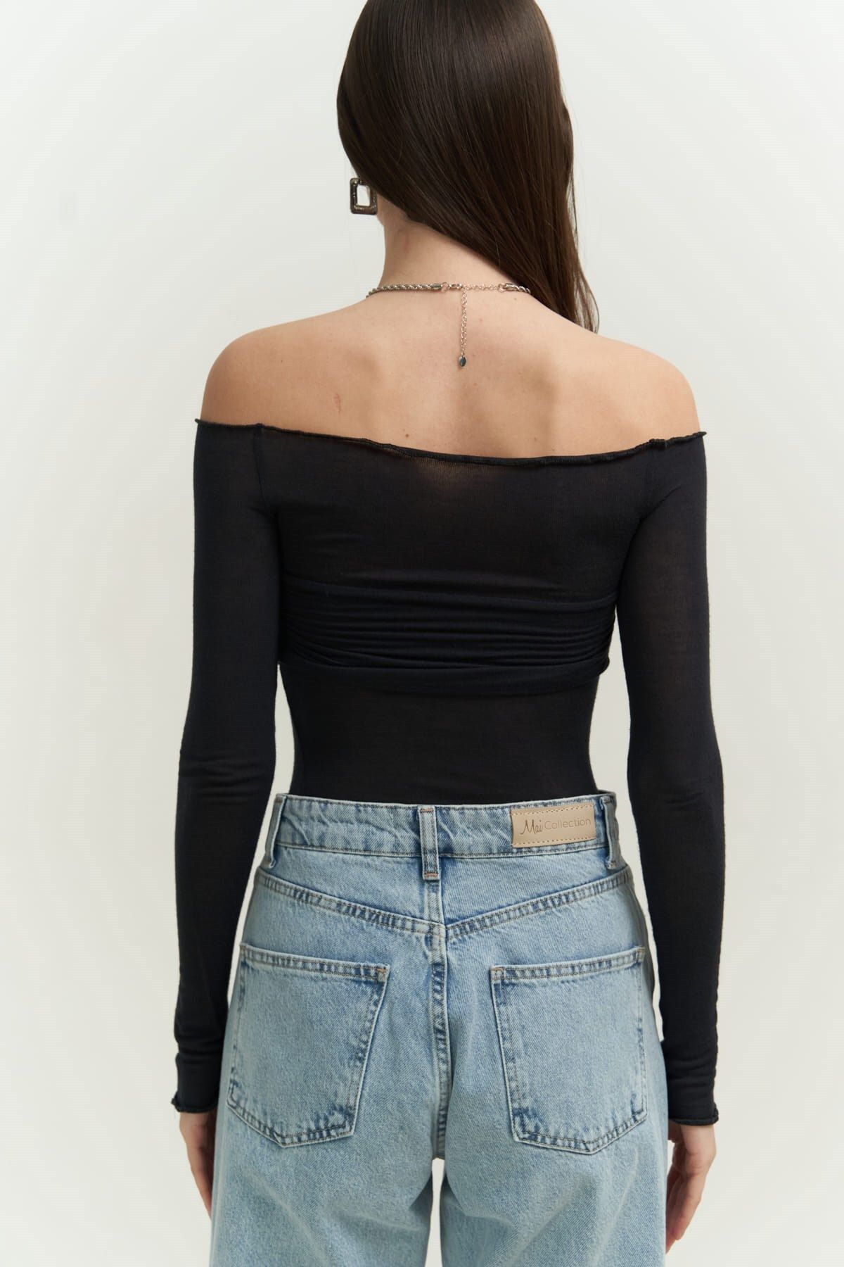 Mai Collection Jaheem Kayık Yaka Siyah Uzun Kollu Bluz Mai Collection Jaheem Kayık Yaka Siyah Uzun Kollu Bluz