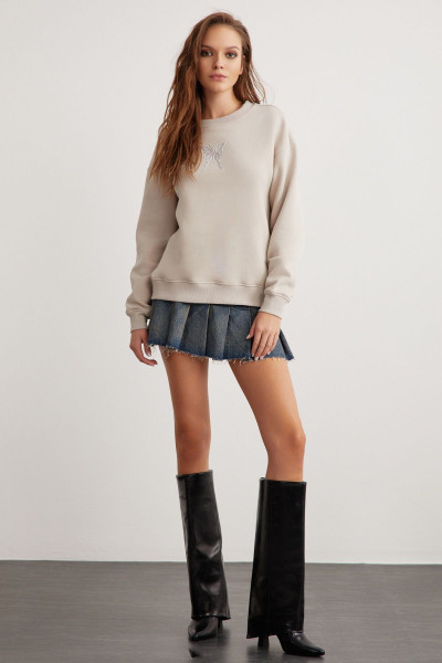 Martına Kadın Bisiklet Yaka Kelebek Baskı Detaylı Taş Rengi Sweatshirt Martına Kadın Bisiklet Yaka Kelebek Baskı Detaylı Taş Rengi Sweatshirt