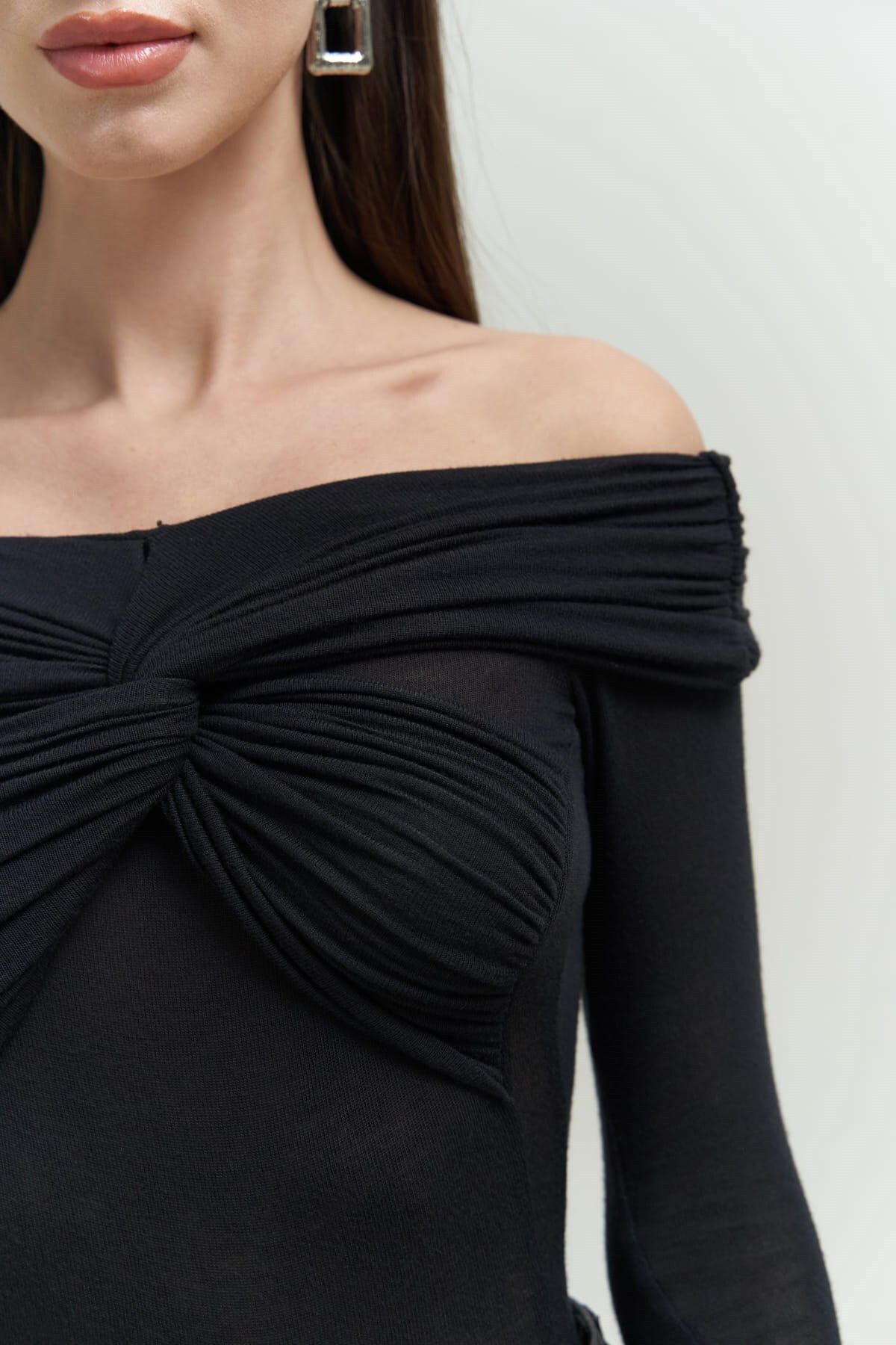 Mai Collection Vanni Çapraz Detay Siyah Uzun Kollu Bluz Mai Collection Vanni Çapraz Detay Siyah Uzun Kollu Bluz