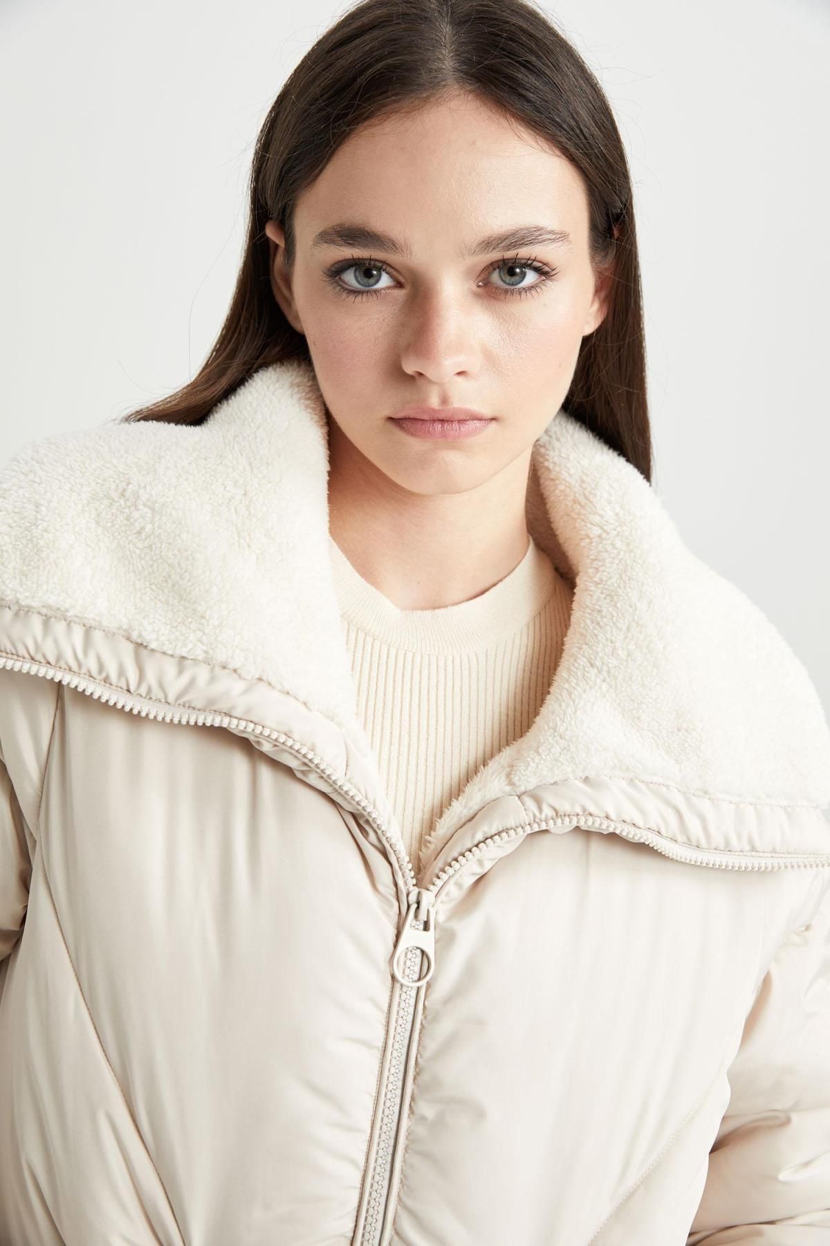 Su Itici Şişme Montiçi Suni Kürklü Fermuarlı Cepli C1385ax24sp Su Itici Şişme Montiçi Suni Kürklü Fermuarlı Cepli C1385ax24sp