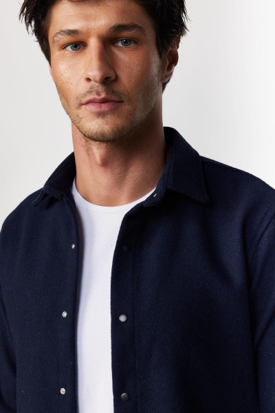 Slim Fit Uzun Kollu Dar Kesim Düz Kışlık Oduncu Lacivert Erkek Gömlek Slim Fit Uzun Kollu Dar Kesim Düz Kışlık Oduncu Lacivert Erkek Gömlek