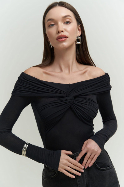 Mai Collection Vanni Çapraz Detay Siyah Uzun Kollu Bluz Mai Collection Vanni Çapraz Detay Siyah Uzun Kollu Bluz