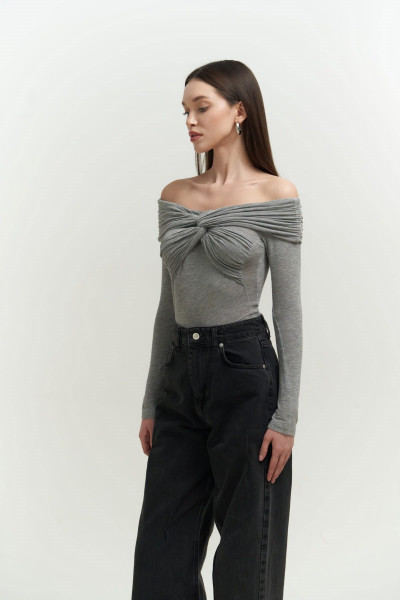 Mai Collection Vanni Çapraz Detay Gri Uzun Kollu Bluz Mai Collection Vanni Çapraz Detay Gri Uzun Kollu Bluz