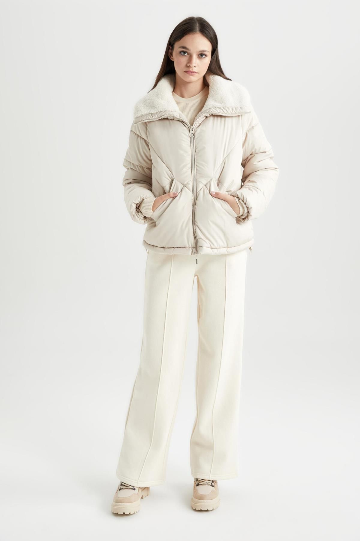 Su Itici Şişme Montiçi Suni Kürklü Fermuarlı Cepli C1385ax24sp Su Itici Şişme Montiçi Suni Kürklü Fermuarlı Cepli C1385ax24sp