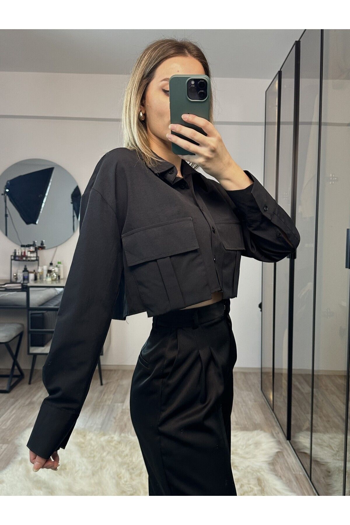 Milly Çift Cepli Crop Siyah Gömlek Milly Çift Cepli Crop Siyah Gömlek