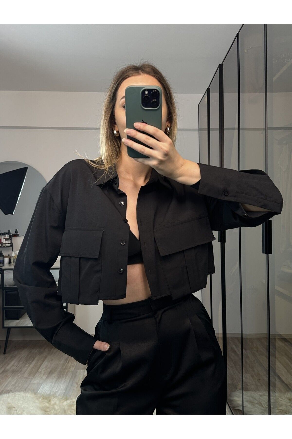 Milly Çift Cepli Crop Siyah Gömlek Milly Çift Cepli Crop Siyah Gömlek