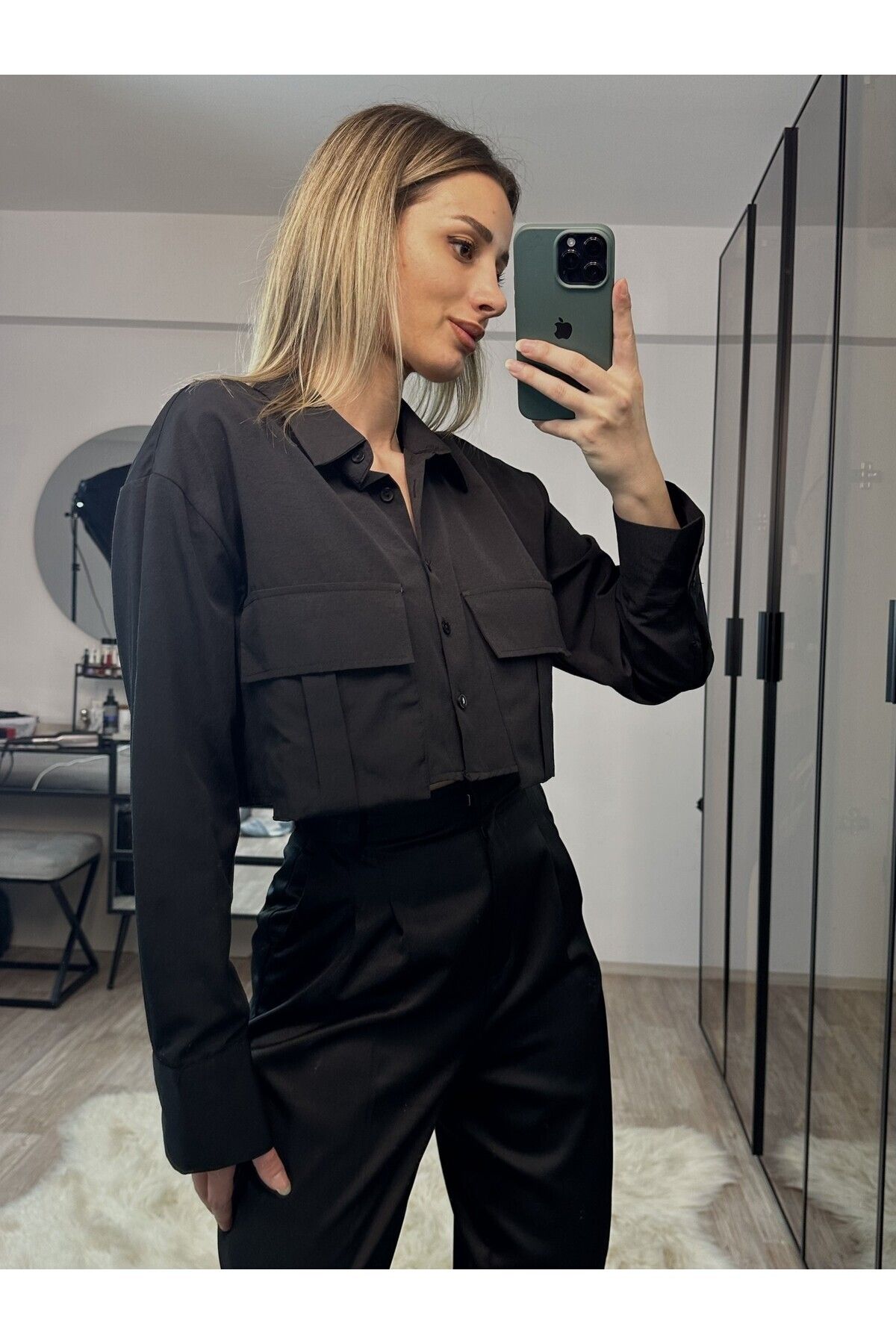 Milly Çift Cepli Crop Siyah Gömlek Milly Çift Cepli Crop Siyah Gömlek