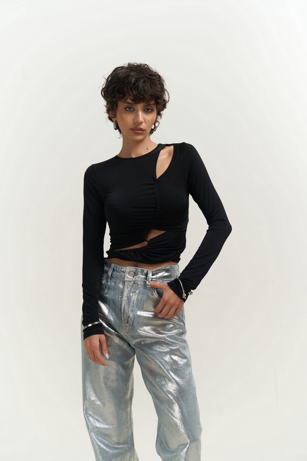 Mai Collection Mira Büzgü Detay Siyah Uzun Kollu Bluz Mai Collection Mira Büzgü Detay Siyah Uzun Kollu Bluz