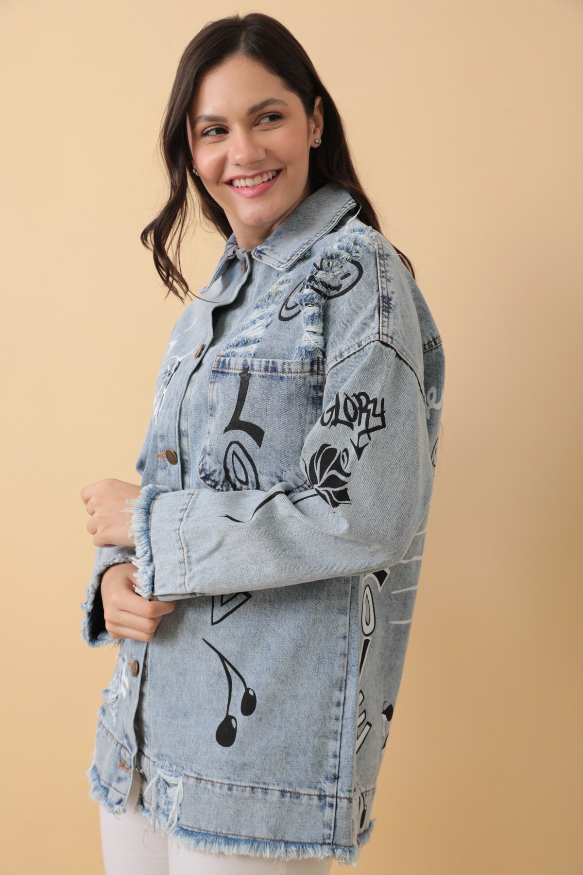 Tasarım El Baskı Detaylı Denim Kot Ceket Tasarım El Baskı Detaylı Denim Kot Ceket