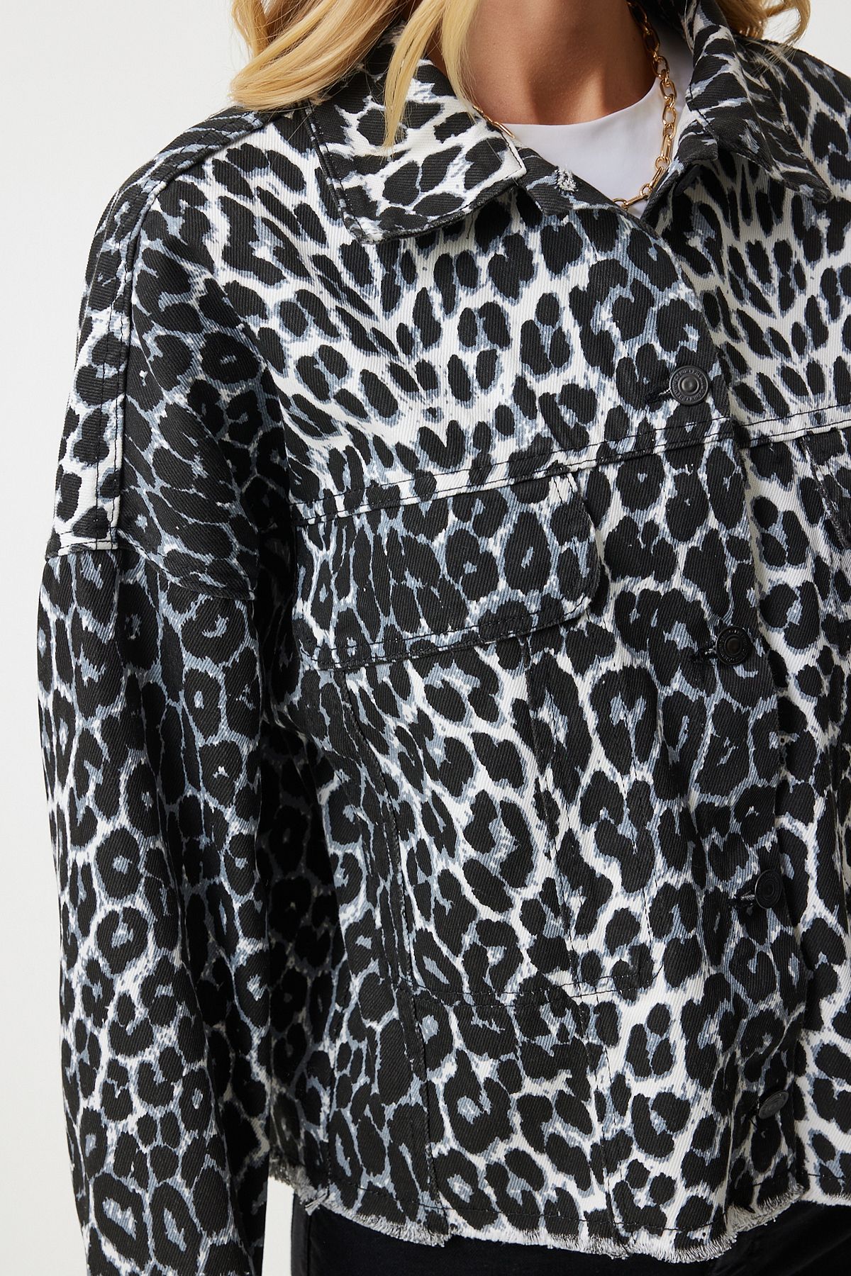 Kadın Siyah Ekru Leopar Desenli Denim Ceket VC00007 Kadın Siyah Ekru Leopar Desenli Denim Ceket VC00007