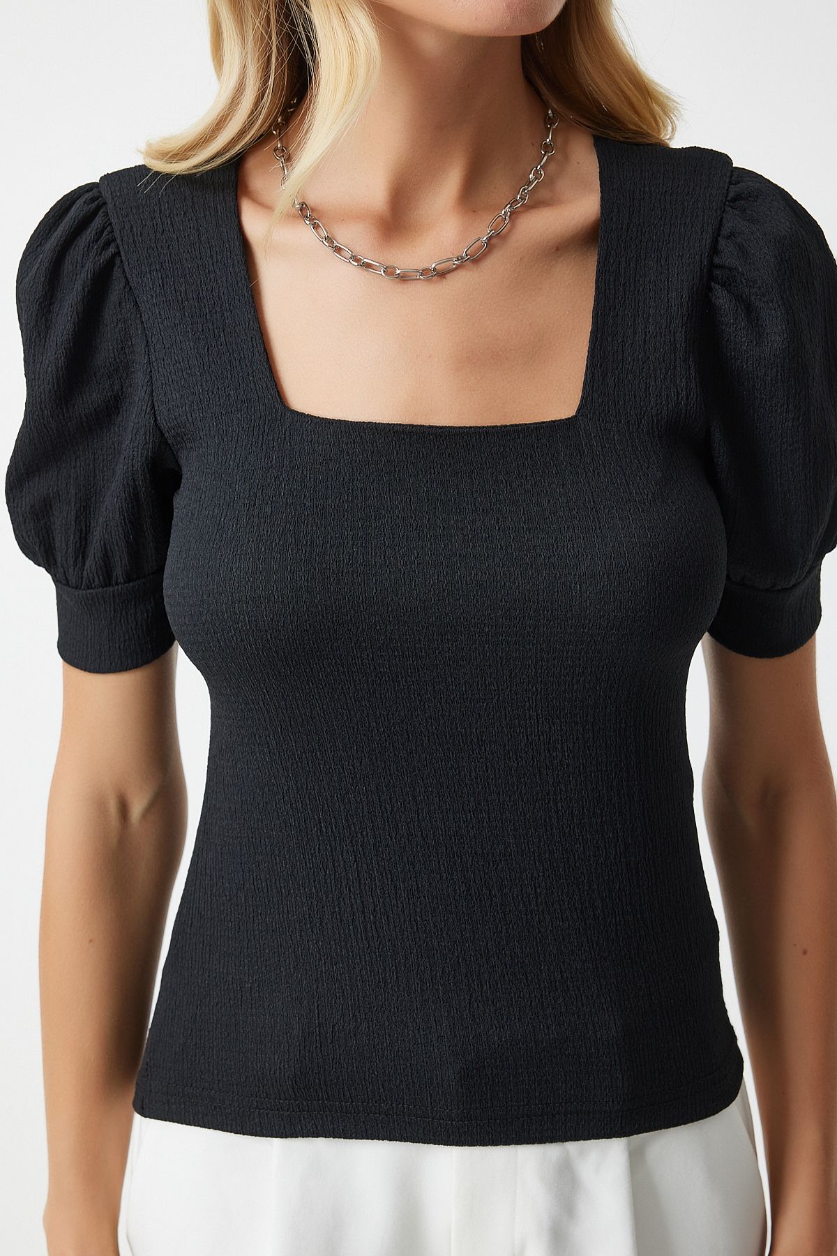 Kadın Siyah Kare Yaka Balon Kollu Örme Bluz DD01051 Kadın Siyah Kare Yaka Balon Kollu Örme Bluz DD01051