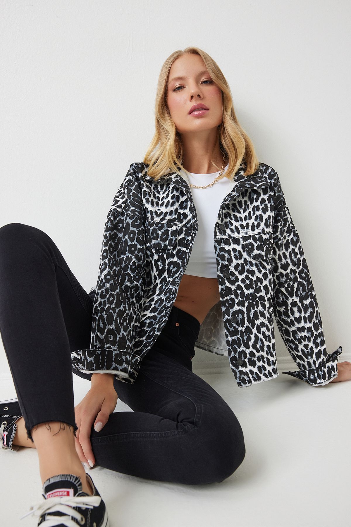 Kadın Siyah Ekru Leopar Desenli Denim Ceket VC00007 Kadın Siyah Ekru Leopar Desenli Denim Ceket VC00007