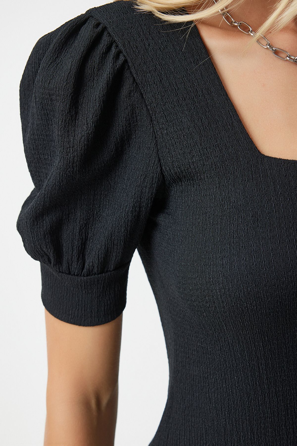 Kadın Siyah Kare Yaka Balon Kollu Örme Bluz DD01051 Kadın Siyah Kare Yaka Balon Kollu Örme Bluz DD01051