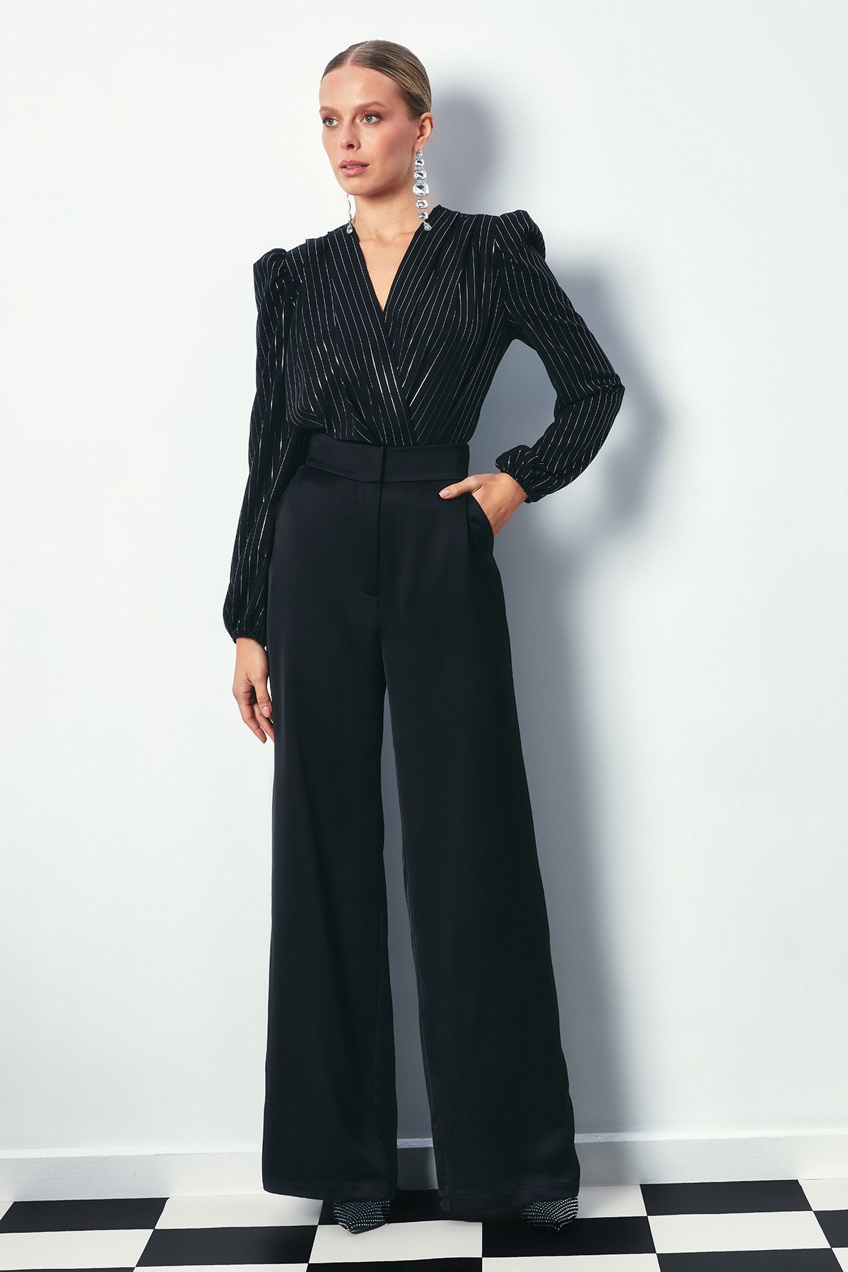 Parlak Çizgili Bodysuit Bluz - SİYAH Parlak Çizgili Bodysuit Bluz - SİYAH