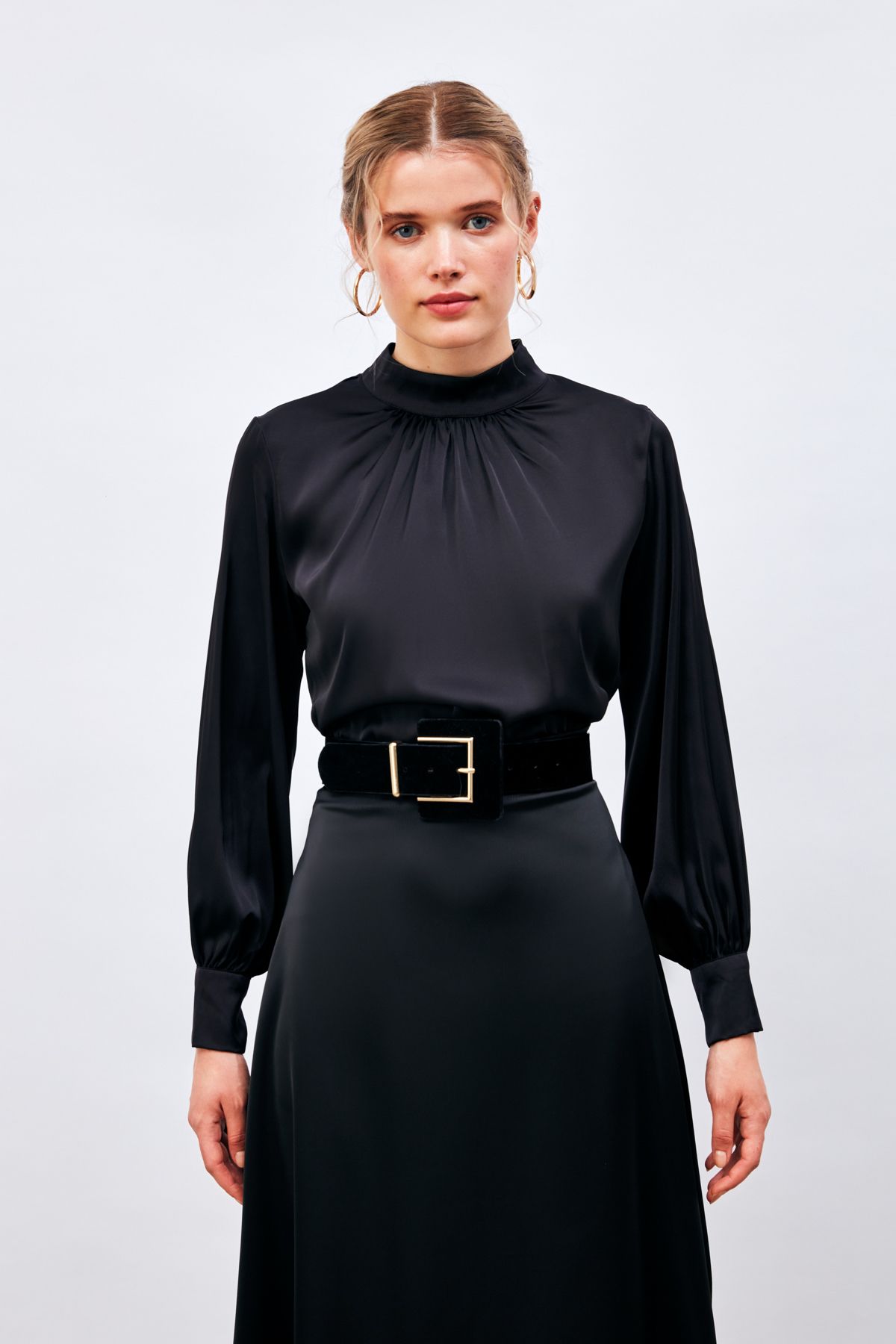 Yaka Detaylı Saten Bluz - Siyah Yaka Detaylı Saten Bluz - Siyah