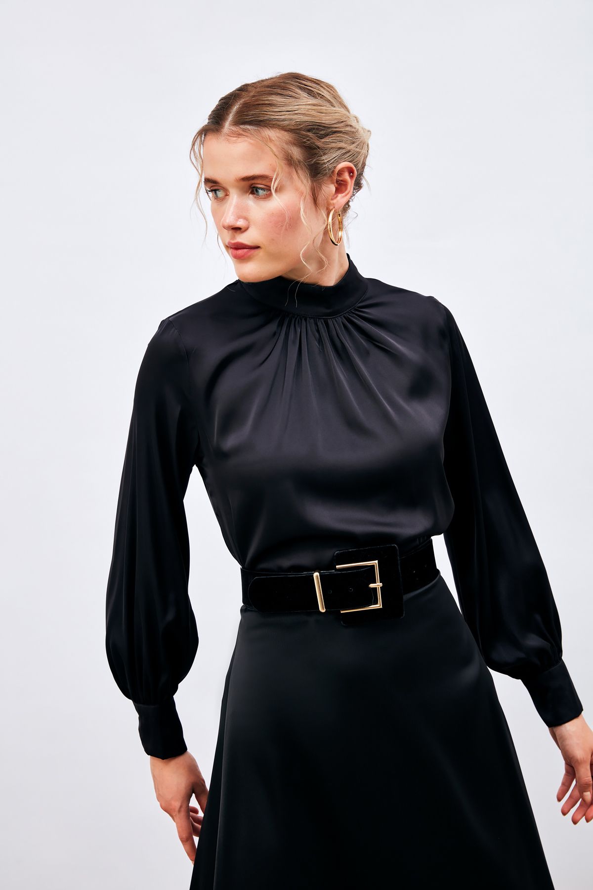 Yaka Detaylı Saten Bluz - Siyah Yaka Detaylı Saten Bluz - Siyah