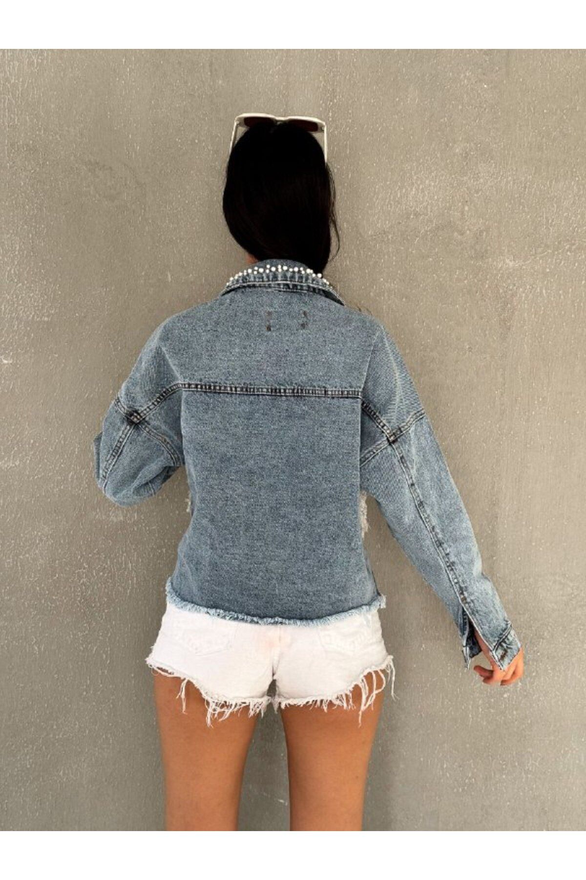 OREO Kadın Taş ve İnci İşlemeli Kalp Ponponlu Oversize Kot Ceket OREO Kadın Taş ve İnci İşlemeli Kalp Ponponlu Oversize Kot Ceket