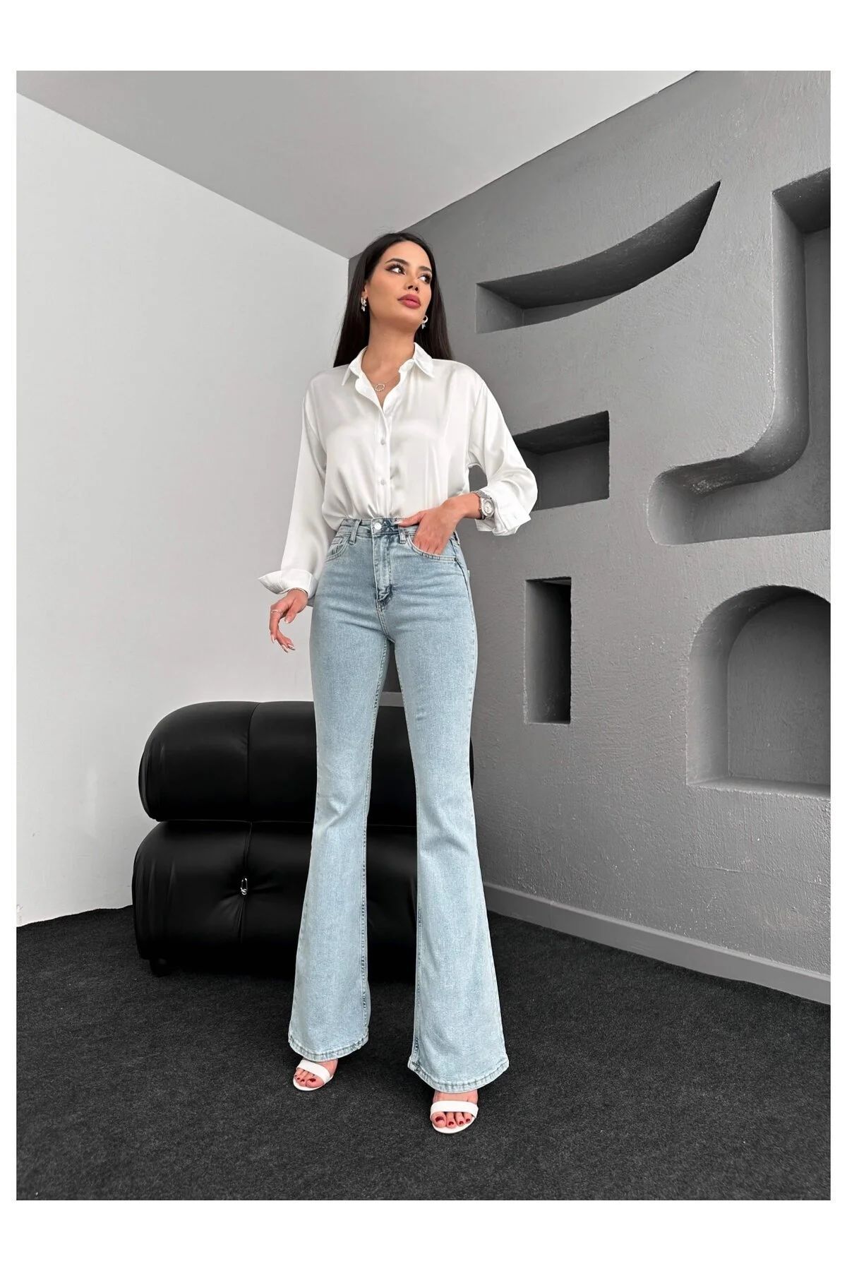 Yakamoz Ispanyol Paça Likralı Kot Pantolon Yüksek Bel Flare Jeans Toparlayıcı Extra Rahat Yakamoz Ispanyol Paça Likralı Kot Pantolon Yüksek Bel Flare Jeans Toparlayıcı Extra Rahat