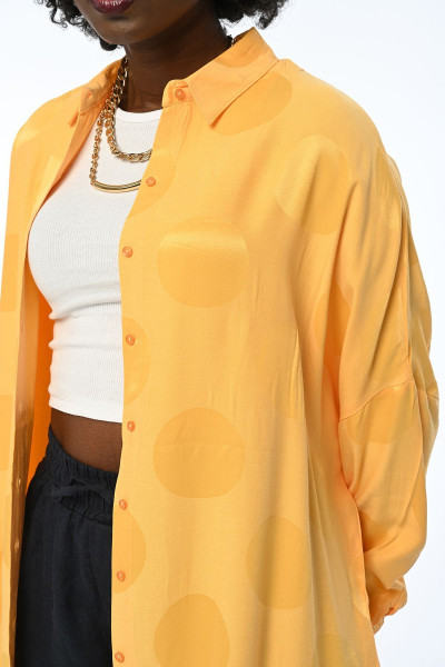 KADIN OVERSIZE KALIP SARI JAKARLI YUVARLAK DESENLİ GÖMLEK