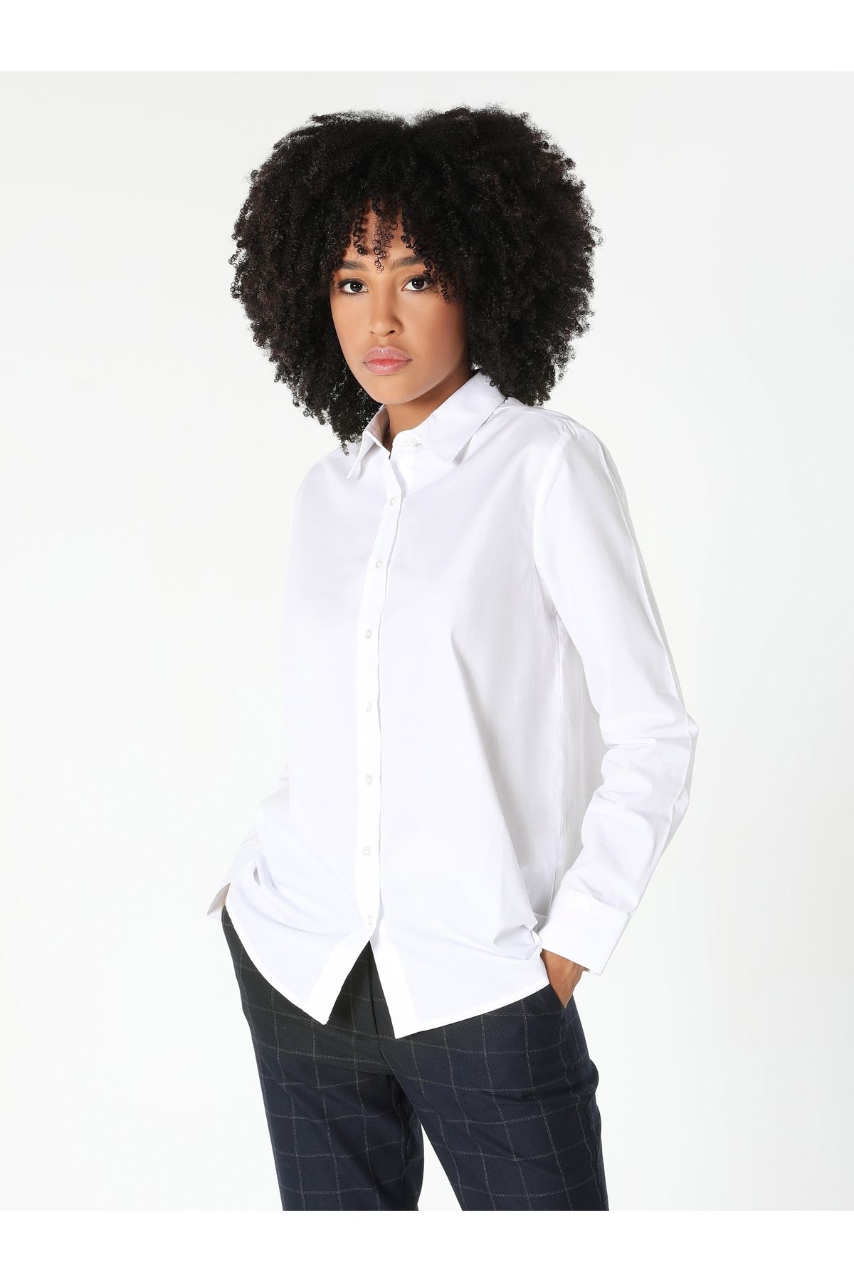 Regular Fit Beyaz Kadın Uzun Kol Gömlek Cl1054996 Regular Fit Beyaz Kadın Uzun Kol Gömlek Cl1054996