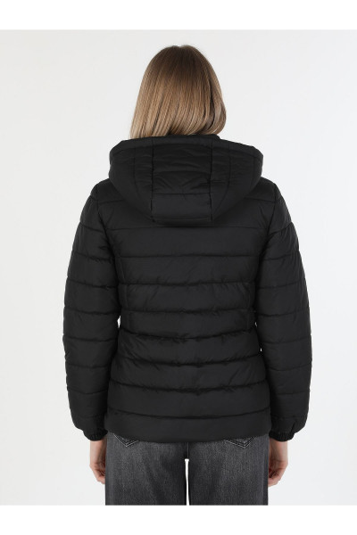 Slim Fit Dar Kesim Şişme Siyah Kadın Mont Cl1060247 Slim Fit Dar Kesim Şişme Siyah Kadın Mont Cl1060247