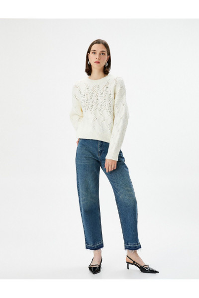 Tuba Ünsal X Koton - Parlak Taşlı Örgü Kazak Tuba Ünsal X Koton - Parlak Taşlı Örgü Kazak