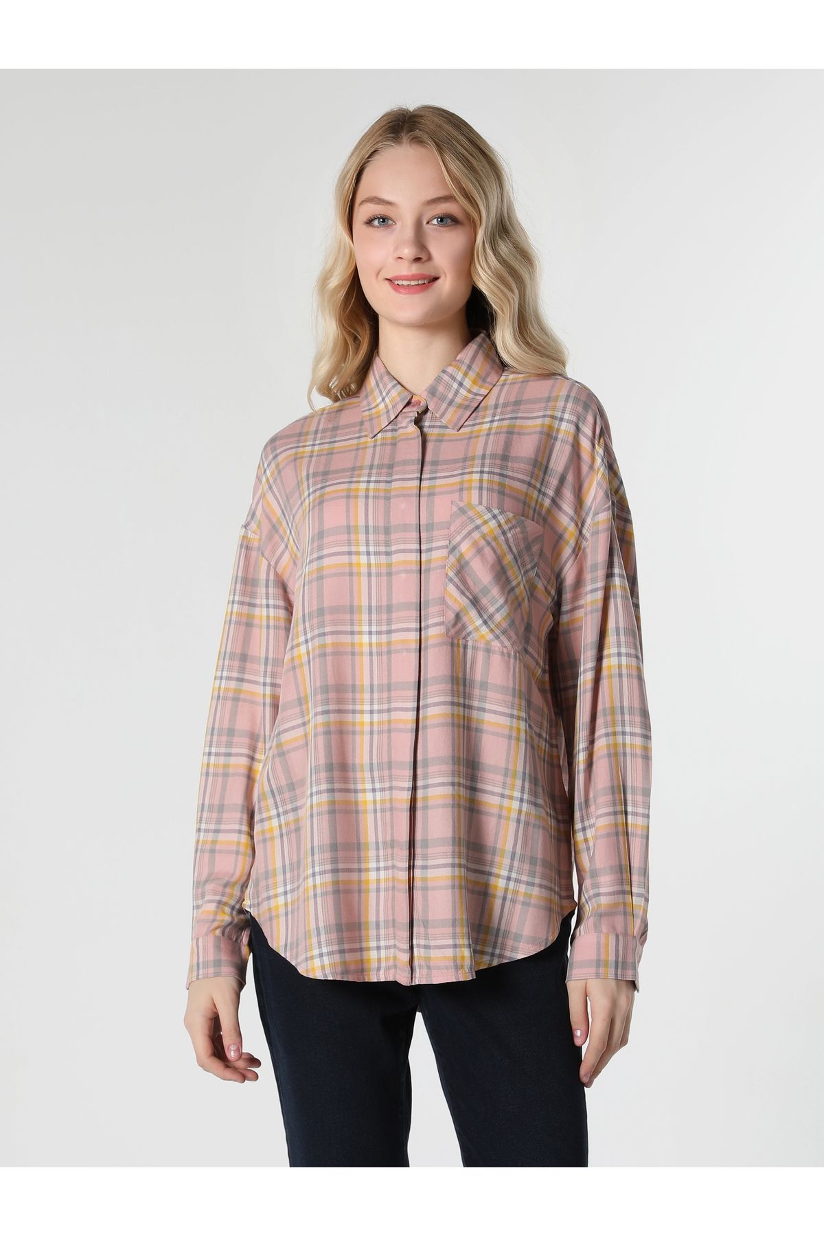 Regular Fit Kareli Cepli Pembe Kadın Uzun Kol Gömlek Cl1061047 Regular Fit Kareli Cepli Pembe Kadın Uzun Kol Gömlek Cl1061047