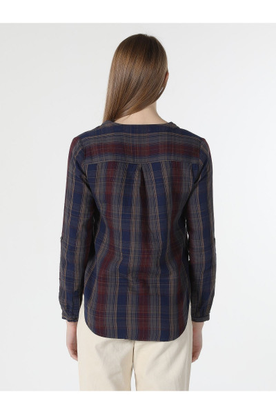 Regular Fit V Yaka Kareli Lacivert Kadın Uzun Kol Gömlek Cl1061052 Regular Fit V Yaka Kareli Lacivert Kadın Uzun Kol Gömlek Cl1061052