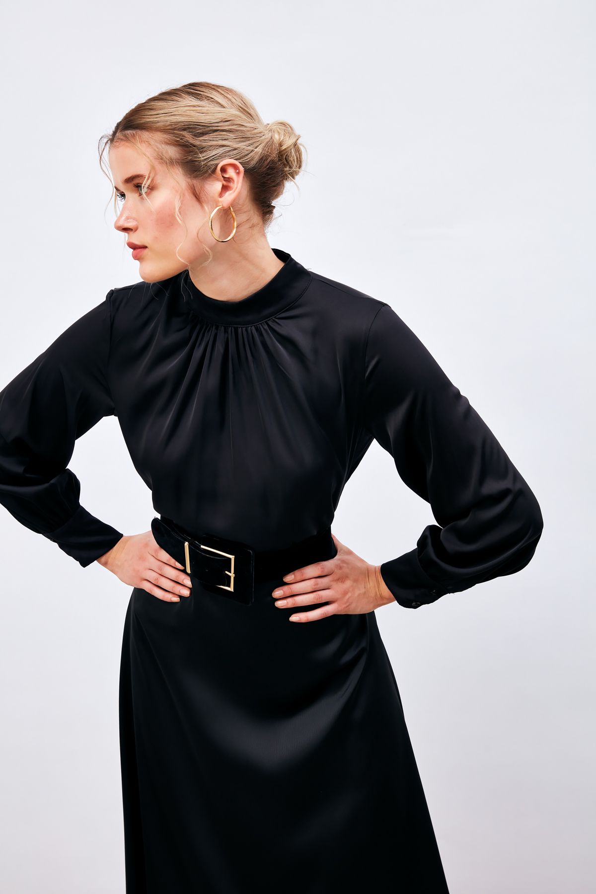 Yaka Detaylı Saten Bluz - Siyah Yaka Detaylı Saten Bluz - Siyah